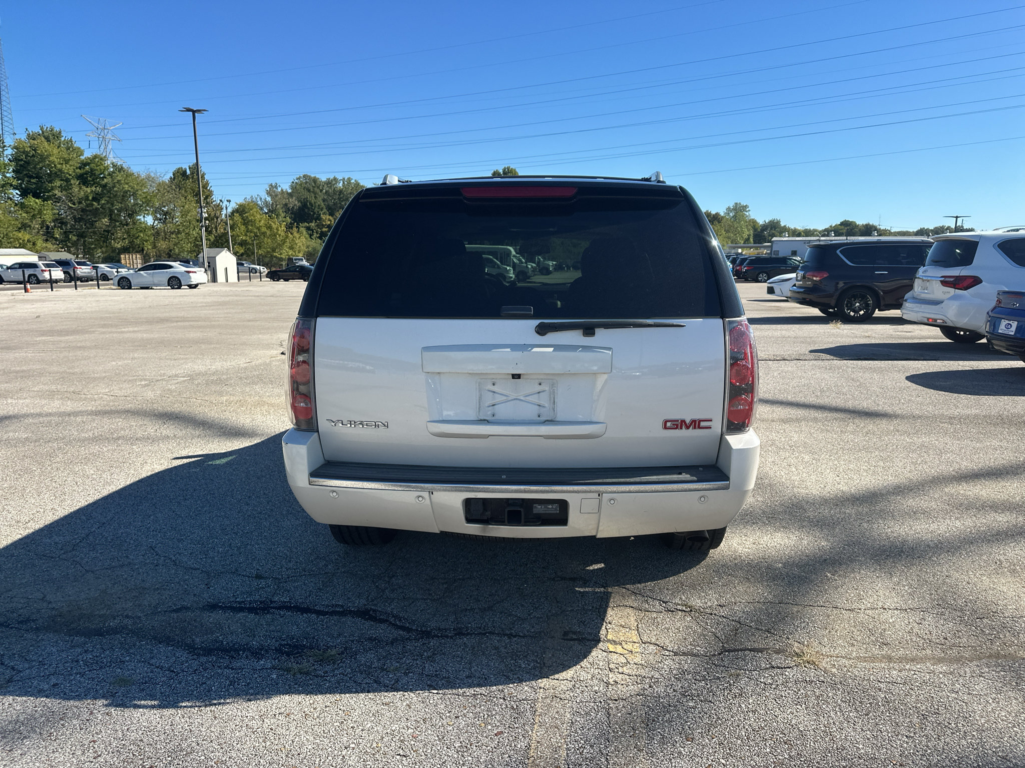 Used 2014 GMC Yukon Denali RWD image 13