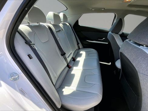 Used 2024 Hyundai Elantra Limited FWD image 25