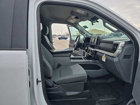 Used 2025 Ford F350 XLT image 11