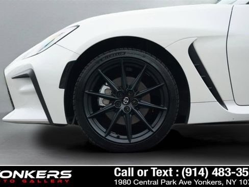 Used 2023 Toyota GR86 Premium image 25