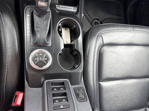 Used 2025 Ford Bronco Big Bend AWD/4WD image 14