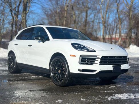 Used 2022 Porsche Cayenne Platinum Edition image 9