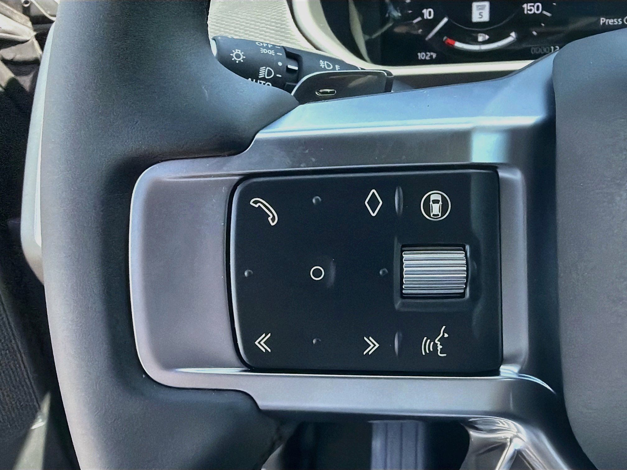 New 2026 Land Rover Discovery Limited Edition AWD/4WD image 39