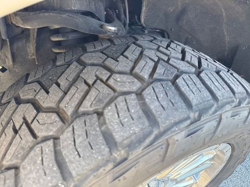 Used 2019 Ford F150 Lariat w/ Equipment Group 502A Luxury image 27