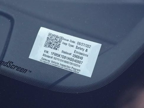 Certified 2017 Ford Explorer XLT FWD image 31