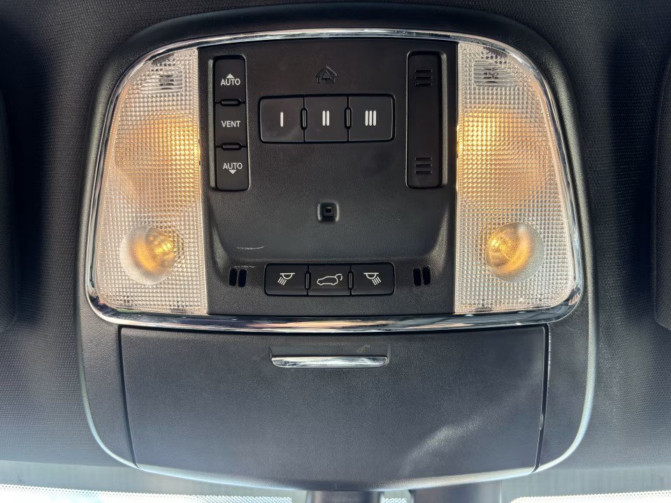 Used 2021 Jeep Grand Cherokee Limited RWD image 31