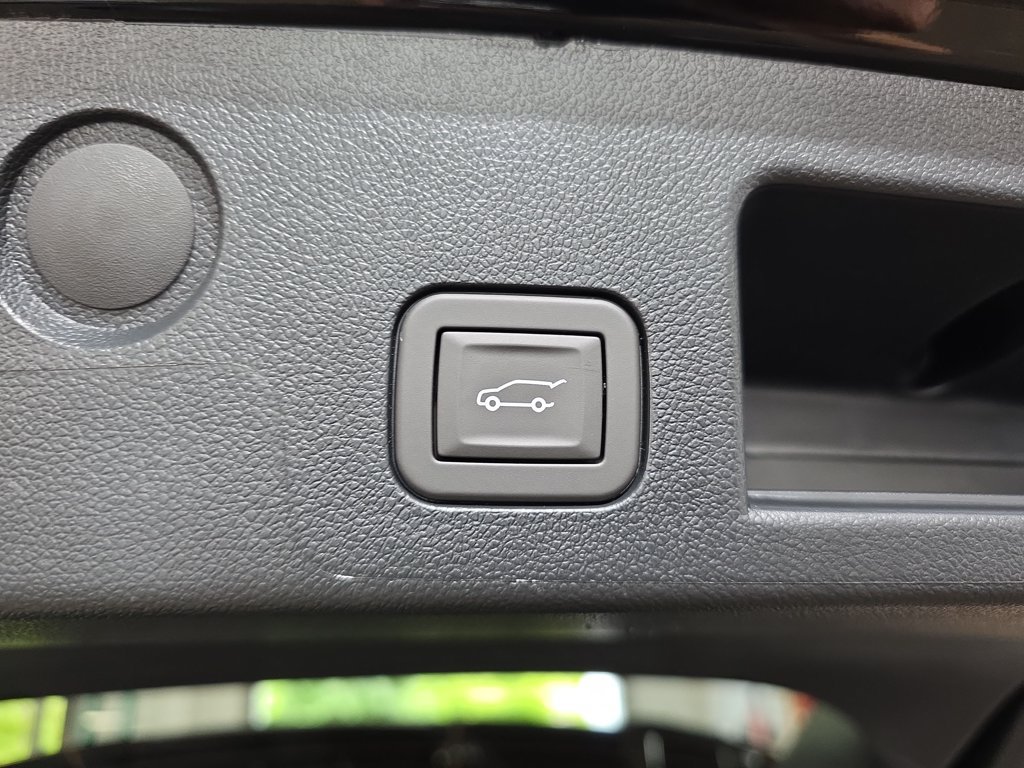 New 2027 GMC Terrain Elevation w/ Elevation Premium Package AWD/4WD image 13