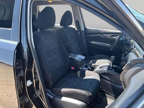 Used 2014 Nissan Rogue SV w/ SV Moonroof Package FWD image 9