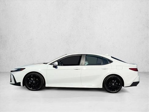 Certified 2025 Toyota Camry SE image 9