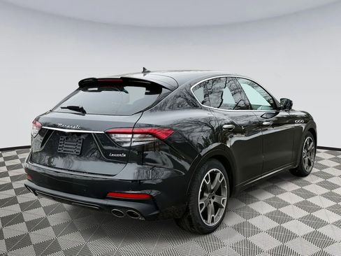 Used 2022 Maserati Levante Modena image 2
