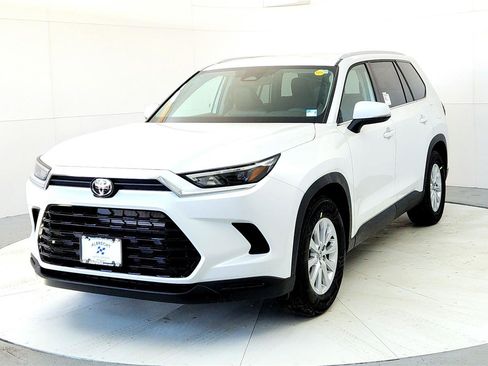 New 2026 Toyota Grand Highlander XLE image 2