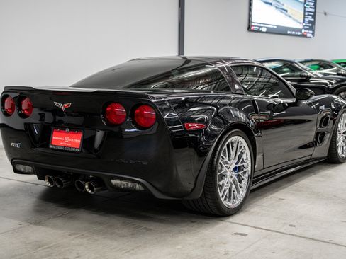 Used 2009 Chevrolet Corvette ZR1 w/ Preferred Equipment Group RWD image 8