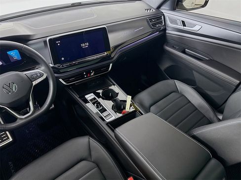 Used 2025 Volkswagen Atlas Cross Sport SEL R-Line image 25