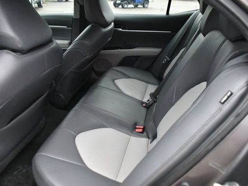 Used 2020 Toyota Camry XLE image 13