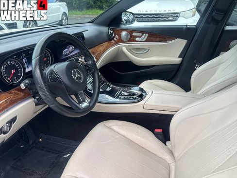 Used 2017 Mercedes-Benz E 300 4MATIC image 9
