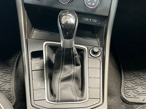 Used 2023 Volkswagen Jetta Sport image 32