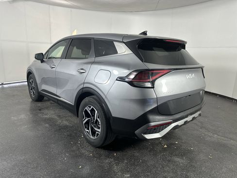 Used 2023 Kia Sportage LX image 8