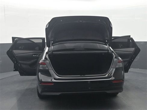 Certified 2025 Honda Accord LX image 40