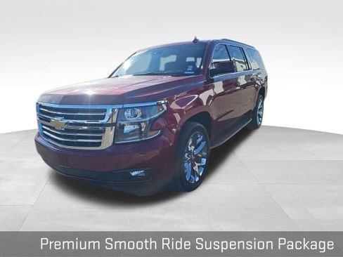 Used 2017 Chevrolet Suburban LT image 9