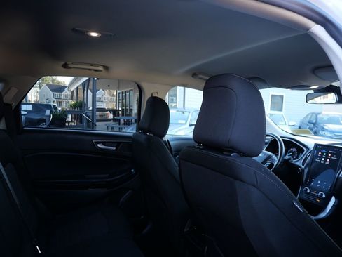 Used 2021 Ford Edge SE image 25