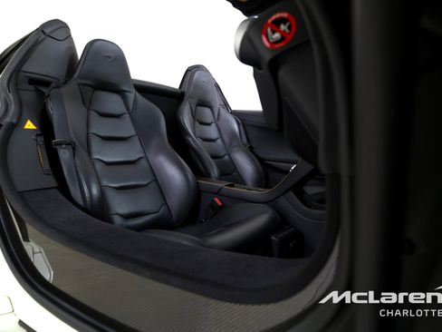 Used 2015 McLaren 650S Spider image 20