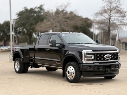 Used 2025 Ford F450 Platinum w/ FX4 Off-Road Package image 1