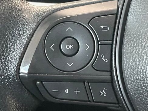 Used 2025 Toyota Corolla LE FWD image 9