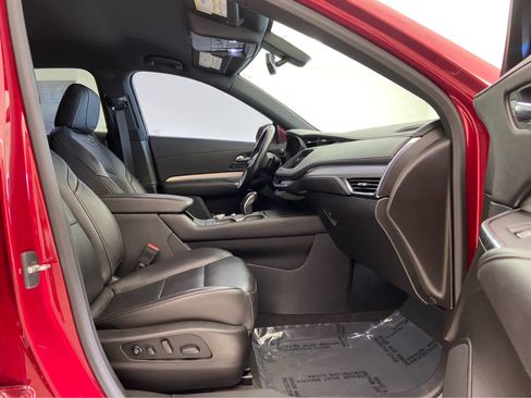 Used 2019 Cadillac XT4 Premium Luxury image 16