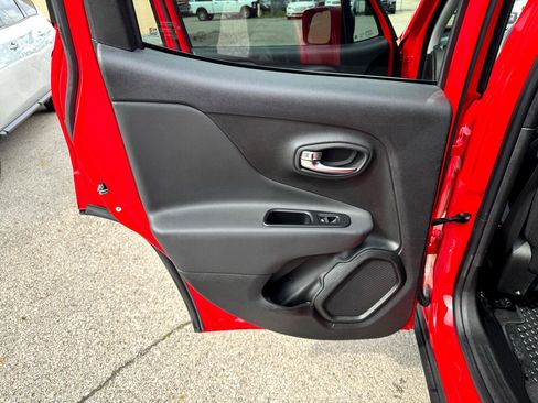 Used 2022 Jeep Renegade Latitude image 14