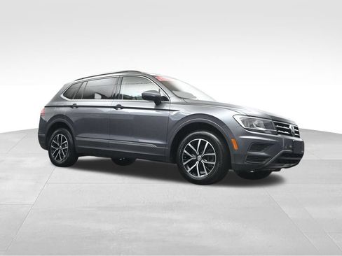 Used 2021 Volkswagen Tiguan SE AWD/4WD image 32