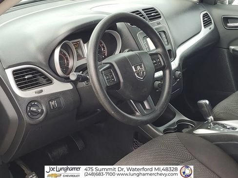 Used 2019 Dodge Journey SE w/ Blacktop Package FWD image 12