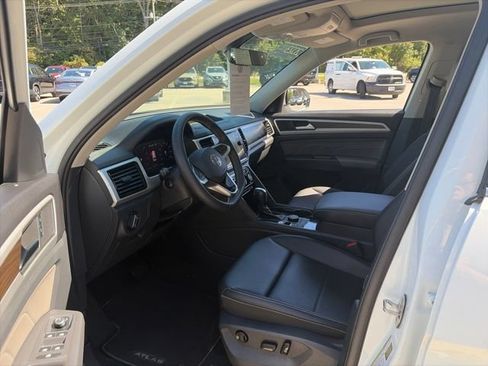 Used 2023 Volkswagen Atlas SE w/ Panoramic Sunroof Package AWD/4WD image 22