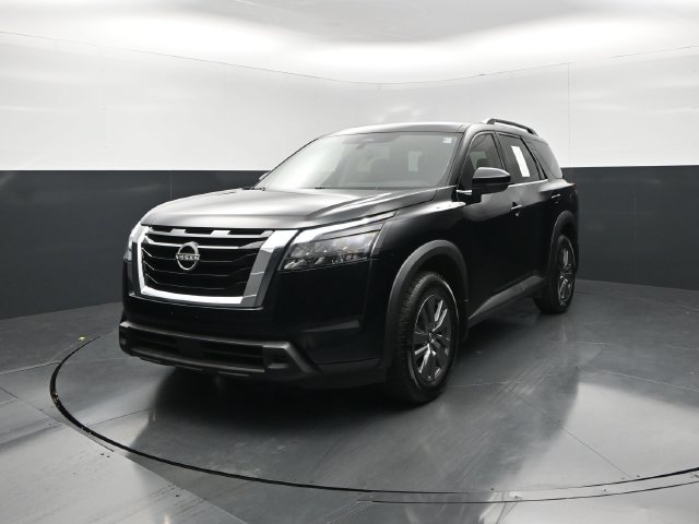 Used 2024 Nissan Pathfinder SV FWD image 4