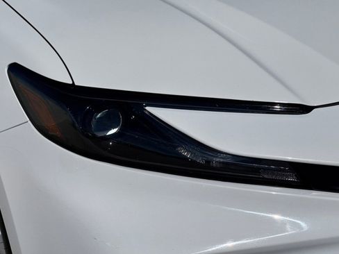 Used 2025 Toyota Camry LE image 9