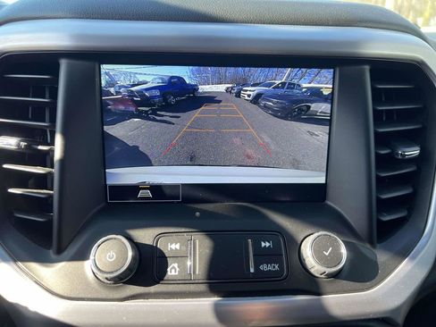 Used 2023 GMC Acadia SLT w/ Preferred Package image 33