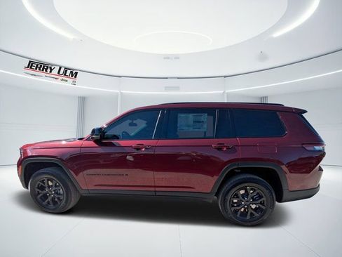 New 2025 Jeep Grand Cherokee L Laredo image 5