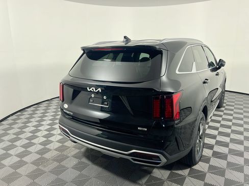 Certified 2023 Kia Sorento EX FWD image 3