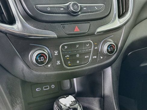 Used 2019 Chevrolet Equinox LT FWD image 14