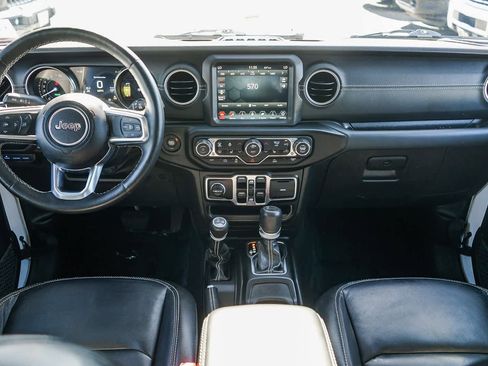 Used 2023 Jeep Wrangler Sahara w/ Cold Weather Group image 11