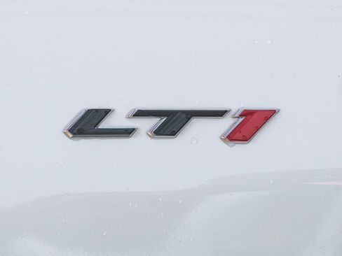 Used 2021 Chevrolet Camaro LT w/ Technology Package image 17