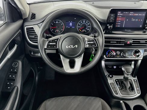 Used 2022 Kia Seltos LX AWD/4WD image 15