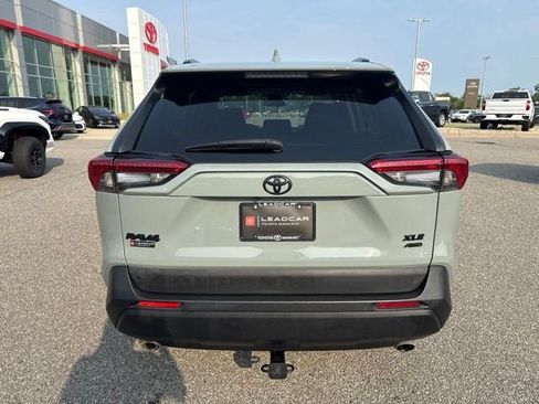 Used 2021 Toyota RAV4 XLE AWD/4WD image 10