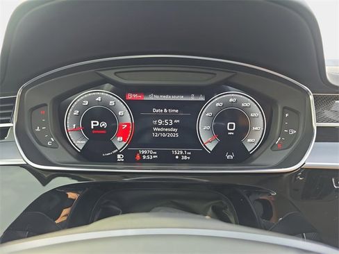 Used 2023 Audi S8 w/ S8 Comfort Plus Package image 22