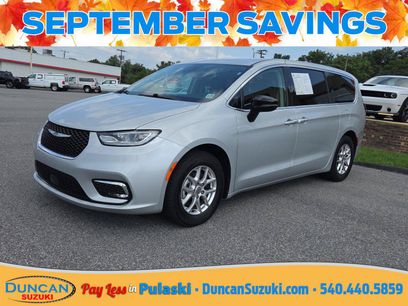 Used 2024 Chrysler Pacifica Touring-L