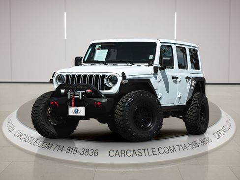 Used 2024 Jeep Wrangler Unlimited Sahara AWD/4WD image 1