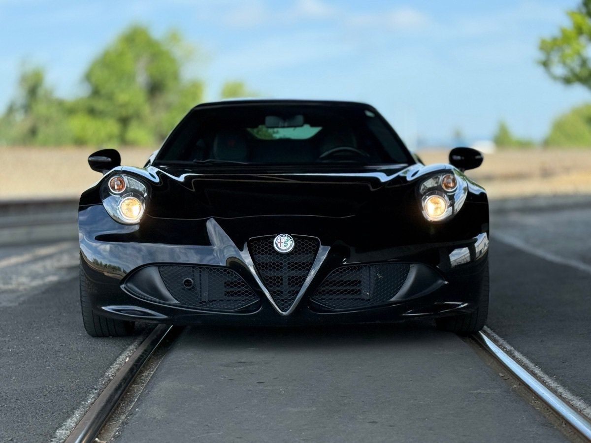 Used 2018 Alfa Romeo 4C Coupe w/ Convenience Group - Coupe RWD image 10