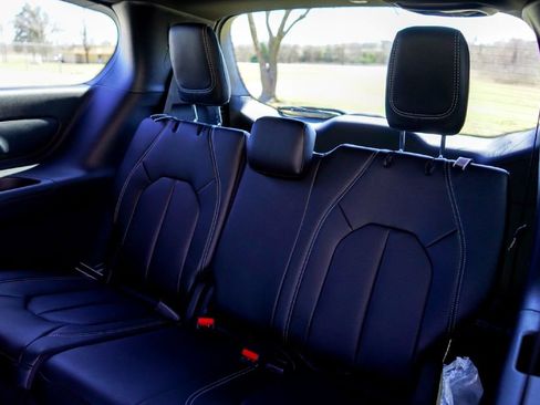 New 2026 Chrysler Voyager LX image 25