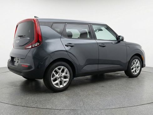 Used 2025 Kia Soul LX w/ LX Technology Package FWD image 9