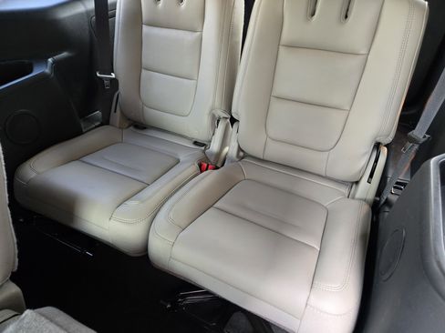 Used 2015 Ford Explorer XLT w/ Equipment Group 202B image 23