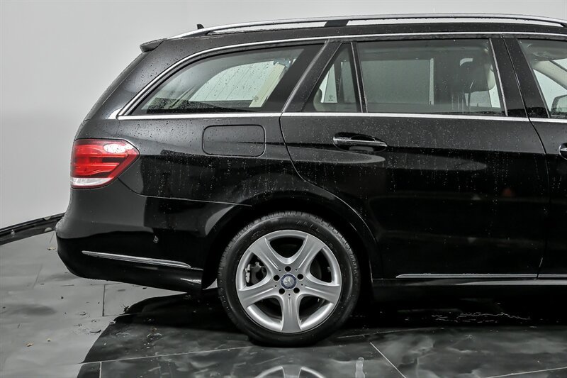 Used 2016 Mercedes-Benz E 350 4MATIC Wagon w/ Premium Package image 11